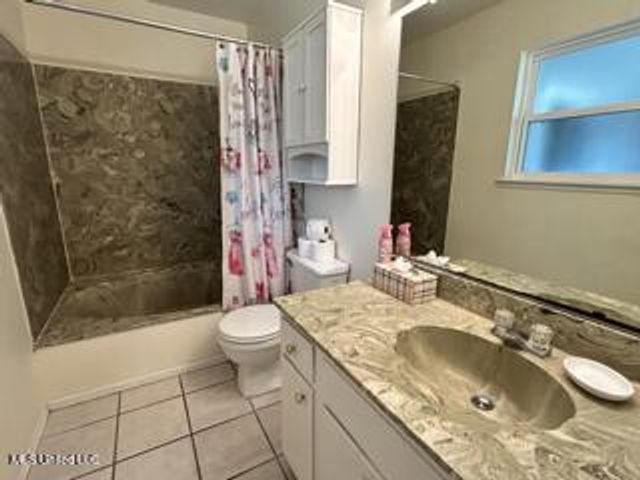 82 Easy Street, Gulfport, MS 39503