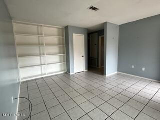 82 Easy Street, Gulfport, MS 39503