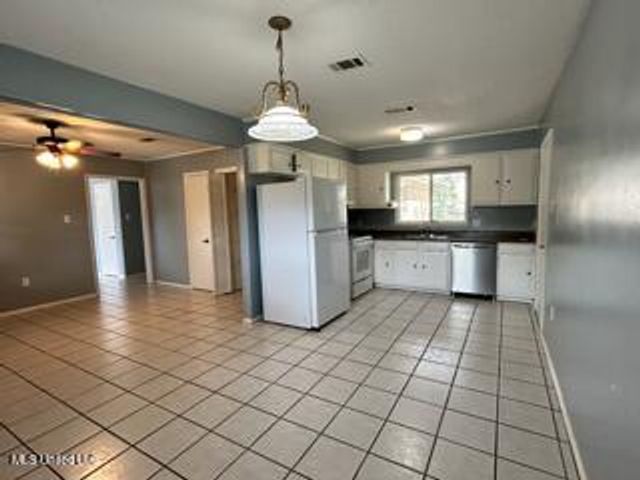 82 Easy Street, Gulfport, MS 39503