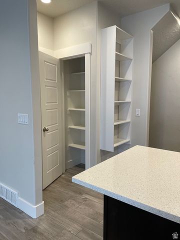 951 W SHADOW BROOK LN, Lehi, UT 84043