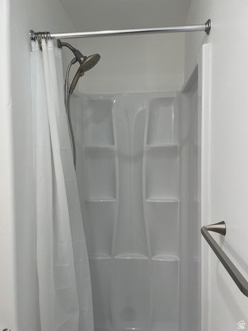 951 W SHADOW BROOK LN, Lehi, UT 84043