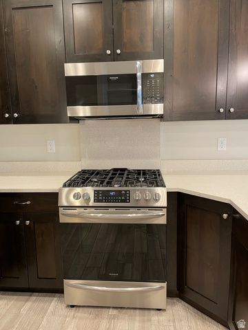 951 W SHADOW BROOK LN, Lehi, UT 84043