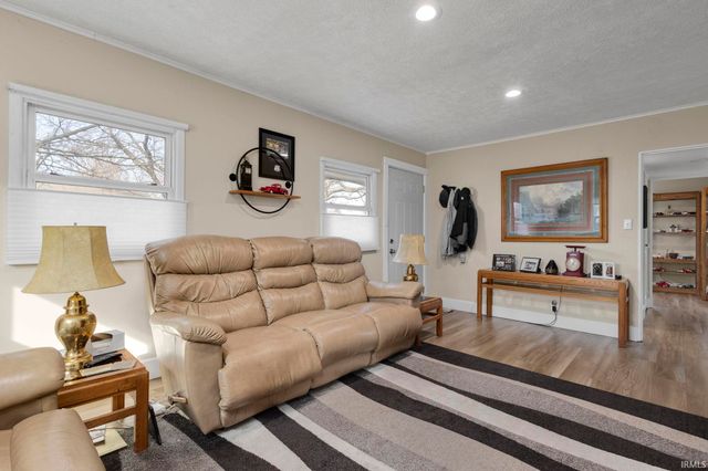 303 E Chippewa Avenue, South Bend, IN 46614