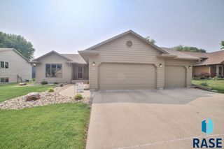 4109 S Bond Ave, Sioux Falls, SD 57103