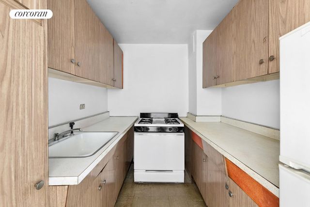 382 Central Park W Apt 5Y, New York City, NY 10025