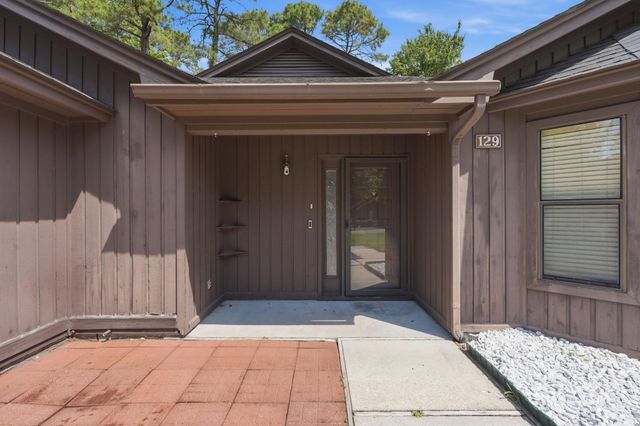 129 Hickory Dr., Conway, SC 29526