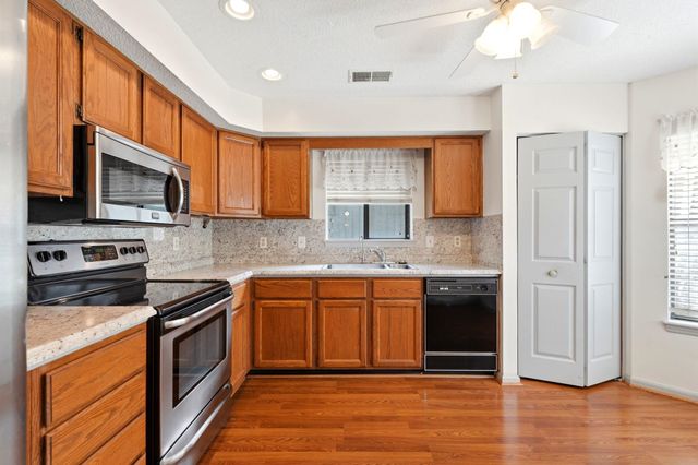129 Hickory Dr., Conway, SC 29526