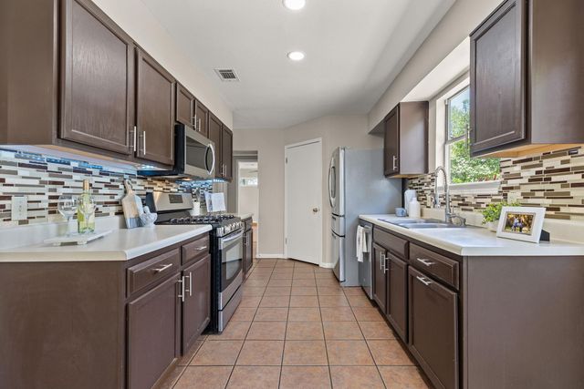 604 Post Oak CIR, Cedar Park, TX 78613