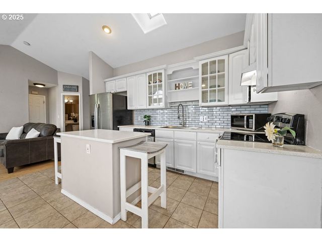 4841 CEDAR St, Astoria, OR 97103
