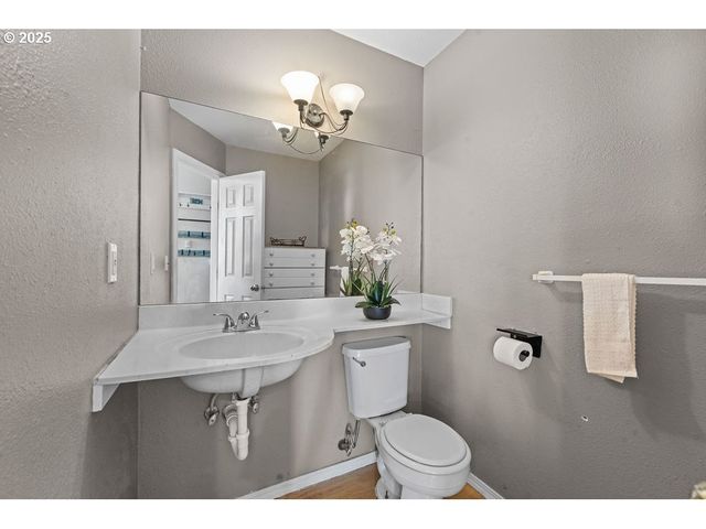 4841 CEDAR St, Astoria, OR 97103