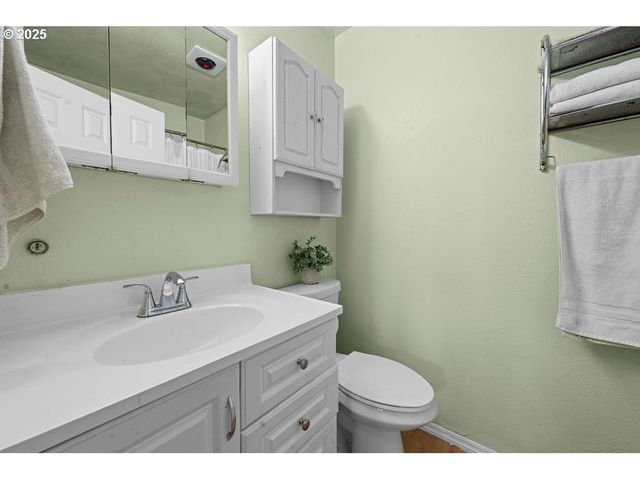 4841 CEDAR St, Astoria, OR 97103