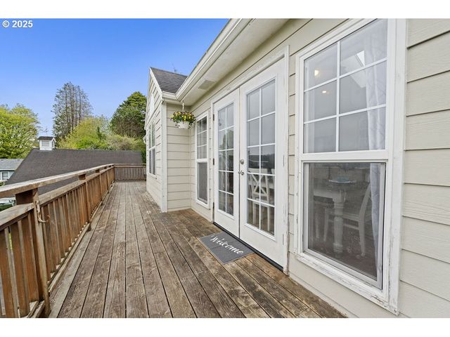 4841 CEDAR St, Astoria, OR 97103