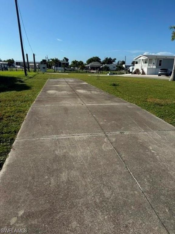 5127 Curlew DR, ST. JAMES CITY, FL 33956 — photo 2