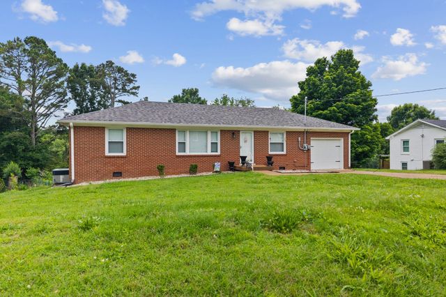 103 Oak Dr, Columbia, TN 38401