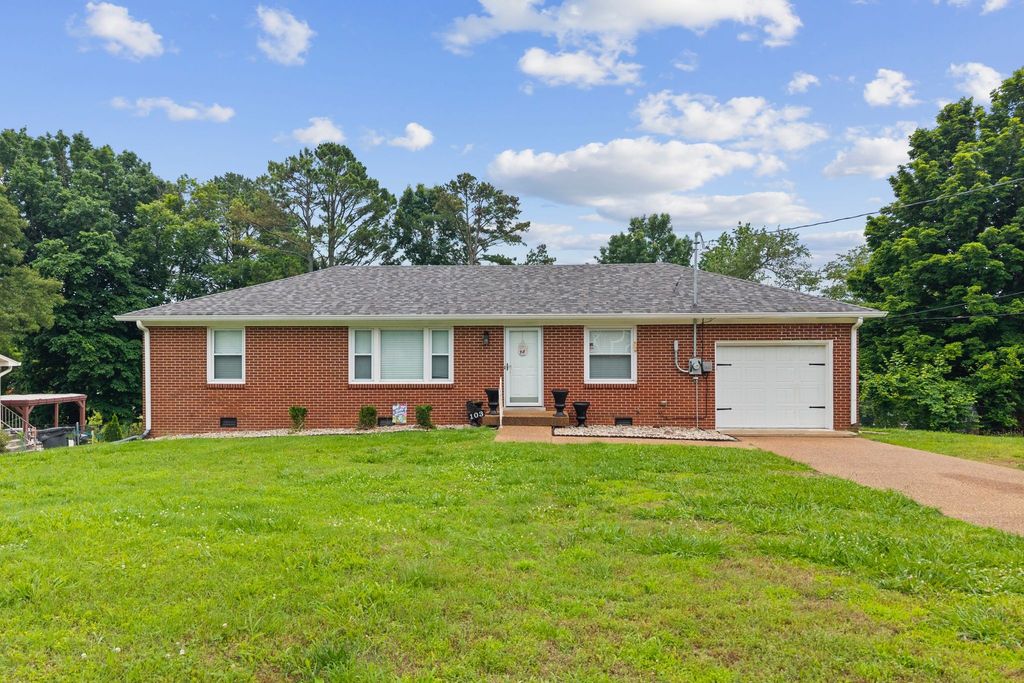 103 Oak Dr, Columbia, TN 38401
