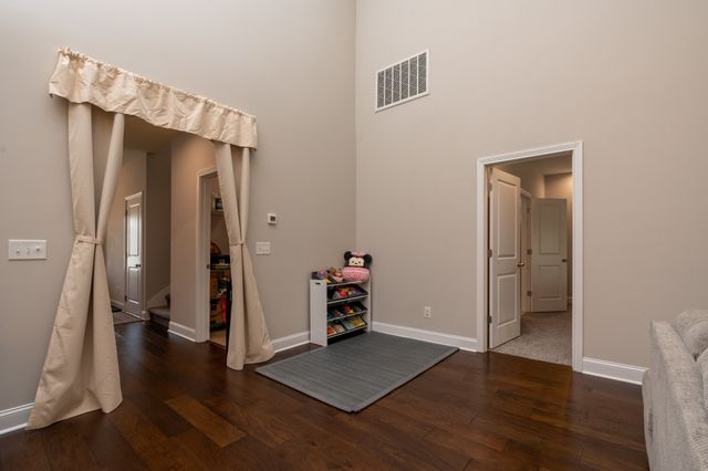 1377 Apple Blossom Rd, Clarksville, TN 37042