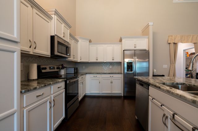 1377 Apple Blossom Rd, Clarksville, TN 37042