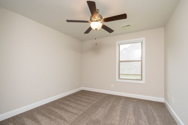 1377 Apple Blossom Rd, Clarksville, TN 37042