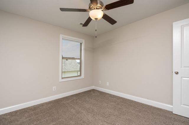1377 Apple Blossom Rd, Clarksville, TN 37042