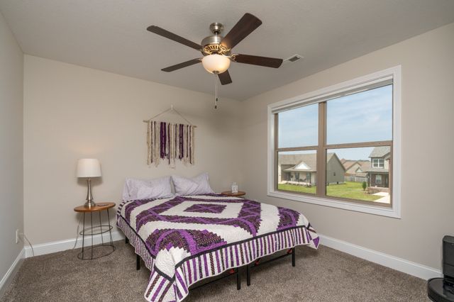 1377 Apple Blossom Rd, Clarksville, TN 37042
