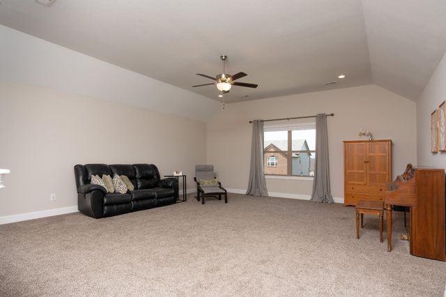 1377 Apple Blossom Rd, Clarksville, TN 37042