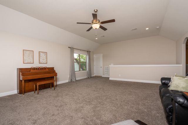 1377 Apple Blossom Rd, Clarksville, TN 37042