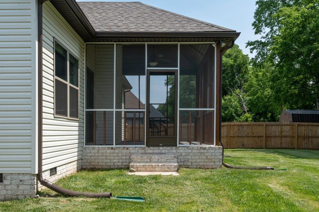 1377 Apple Blossom Rd, Clarksville, TN 37042