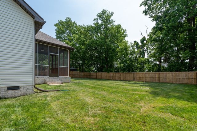 1377 Apple Blossom Rd, Clarksville, TN 37042