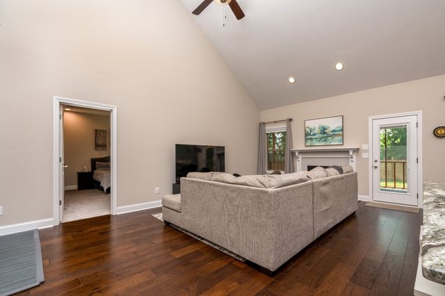 1377 Apple Blossom Rd, Clarksville, TN 37042