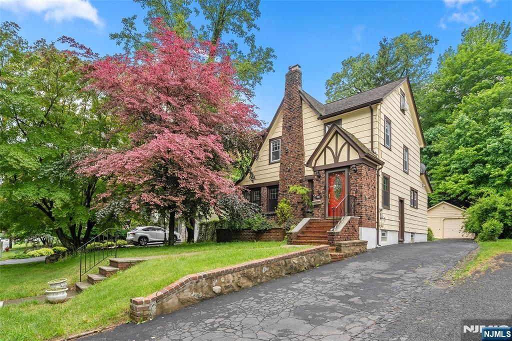 243 Jefferson Avenue, Cresskill, NJ 07626