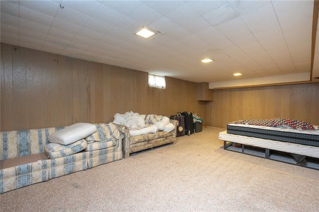 521 29th Street NE, Cedar Rapids, IA 52402