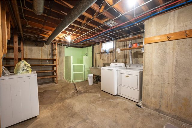 521 29th Street NE, Cedar Rapids, IA 52402