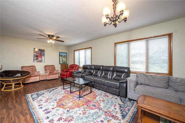 521 29th Street NE, Cedar Rapids, IA 52402