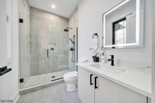 17 Belvedere Drive, Livingston Twp., NJ 07039