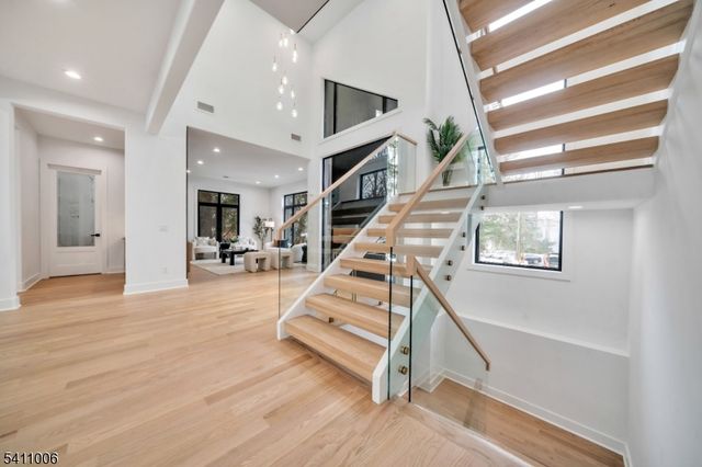 17 Belvedere Drive, Livingston Twp., NJ 07039