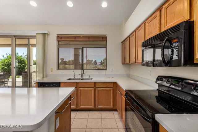 1038 S PALOMINO CREEK Drive, Gilbert, AZ 85296