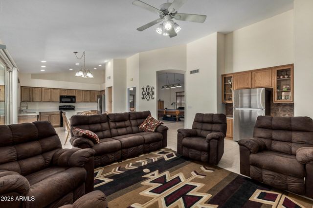 1038 S PALOMINO CREEK Drive, Gilbert, AZ 85296