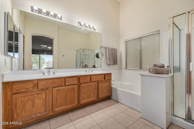 1038 S PALOMINO CREEK Drive, Gilbert, AZ 85296