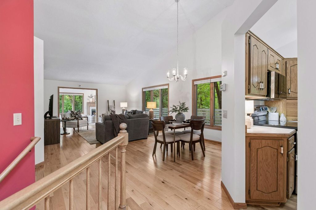 695 Emerald Ridge, Roseville, MN 55113 — photo 5