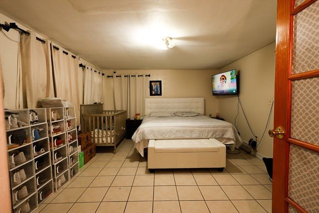 2 Horne St, Methuen, MA 01844