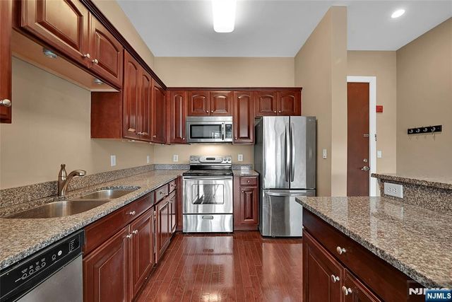 22 Ave At Port Imperial 512, West New York, NJ 07093