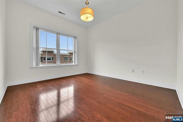 22 Ave At Port Imperial 512, West New York, NJ 07093