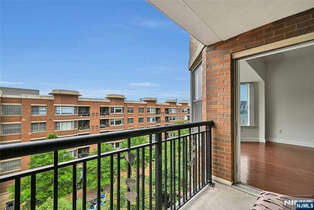 22 Ave At Port Imperial 512, West New York, NJ 07093