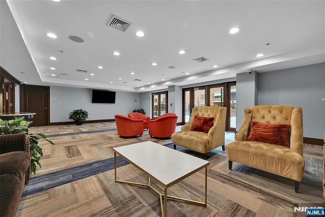 22 Ave At Port Imperial 512, West New York, NJ 07093