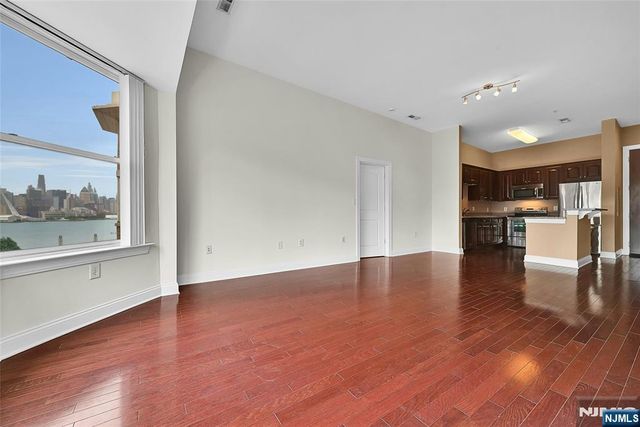 22 Ave At Port Imperial 512, West New York, NJ 07093