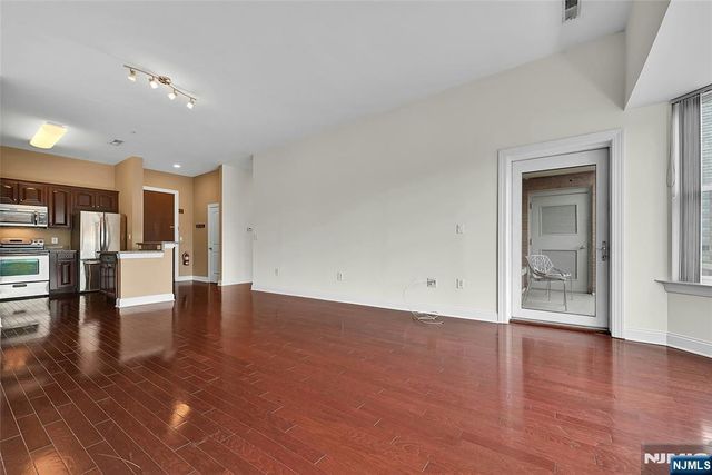 22 Ave At Port Imperial 512, West New York, NJ 07093
