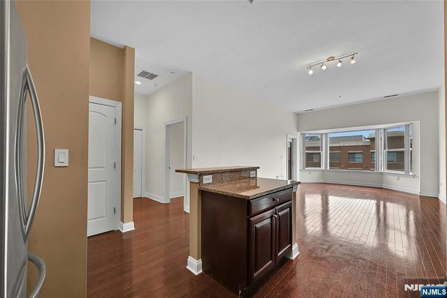 22 Ave At Port Imperial 512, West New York, NJ 07093