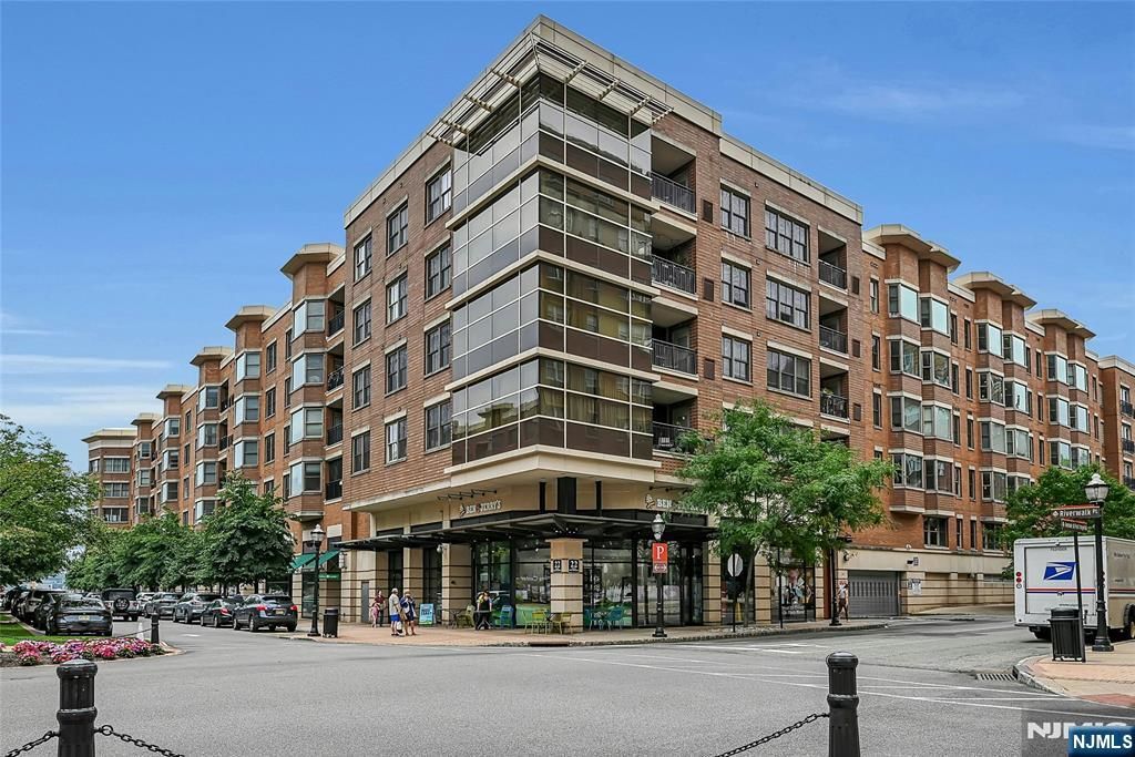 22 Ave At Port Imperial 512, West New York, NJ 07093