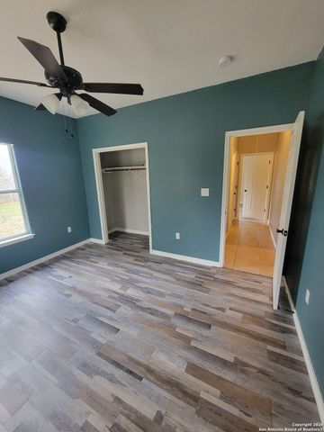 254 County Road 6876, Natalia, TX 78059