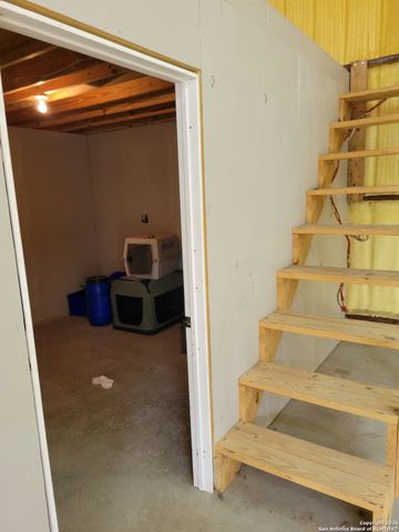 254 County Road 6876, Natalia, TX 78059